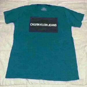 Calvin Klein T shirt size L
